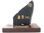 Rocha decorativa de homenagem do “CPOR/BH” ao Cmt. do 1º Exército - Coleção Syseno Sarmento