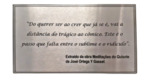 Placa de metal citação do José Ortega y Gasset.
